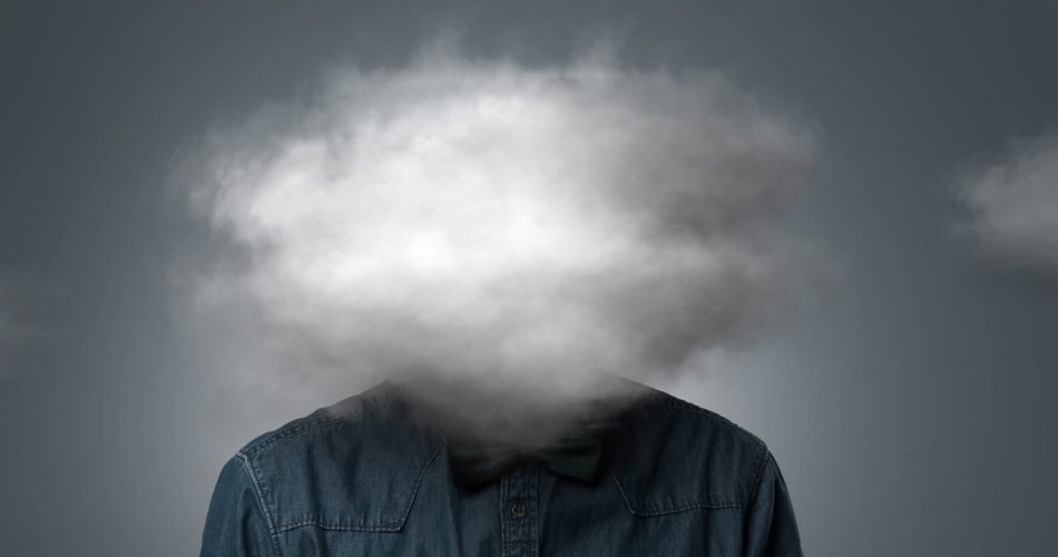 Nuvens como uma cabeça, representando ansiedade